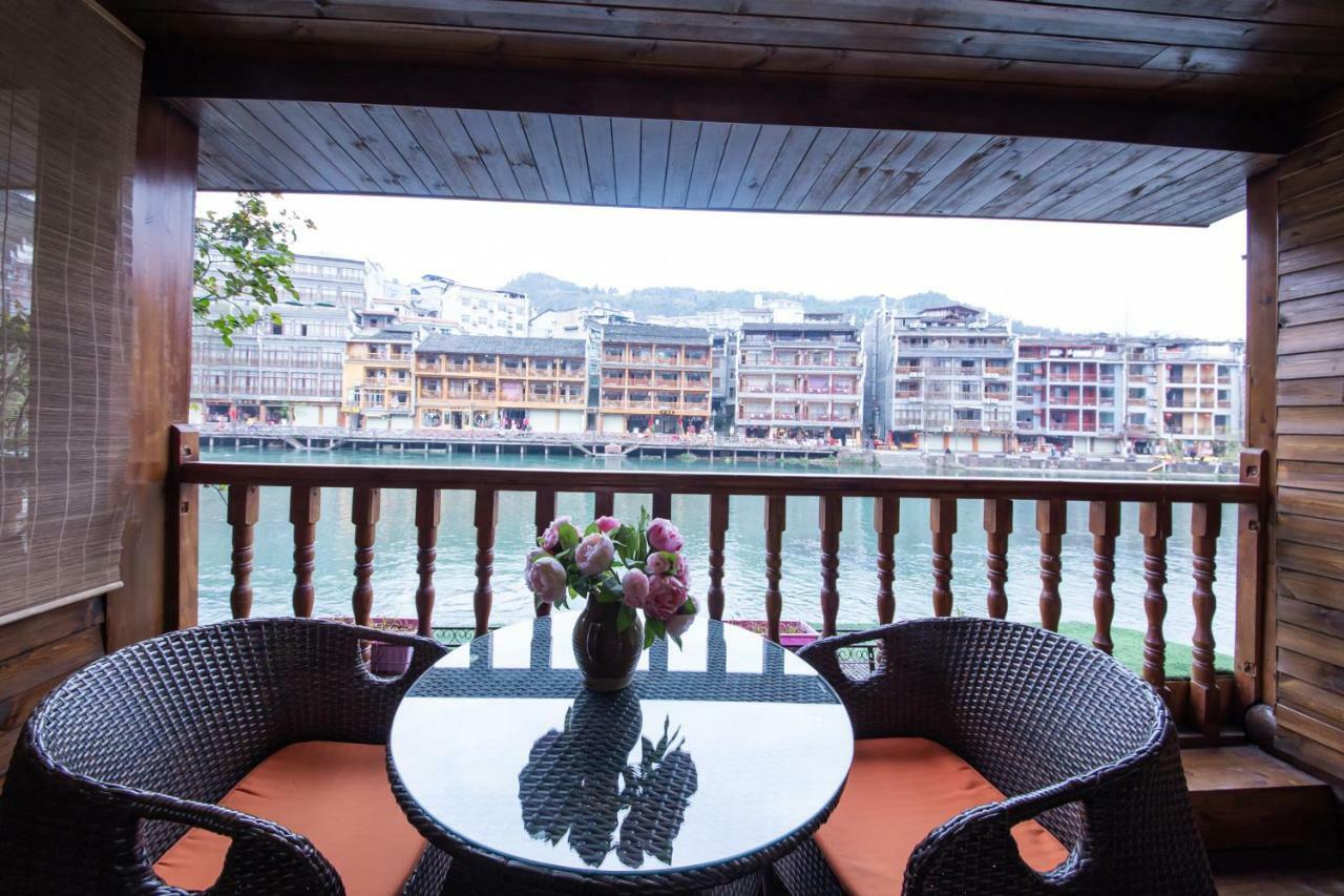 Flower Time Inn Fenghuang Eksteriør bilde