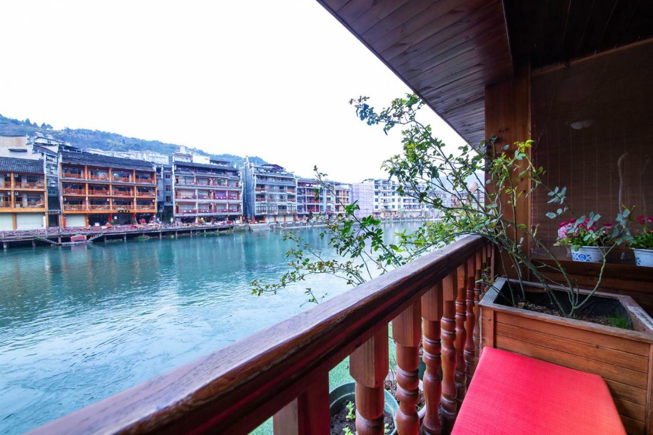 Flower Time Inn Fenghuang Eksteriør bilde